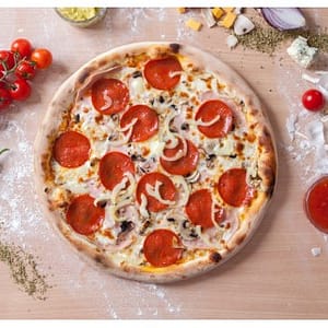 PIZZA – 9″ – Pepperoni, jalapeños, peppers, mozzarella, cedar, tomato sauce