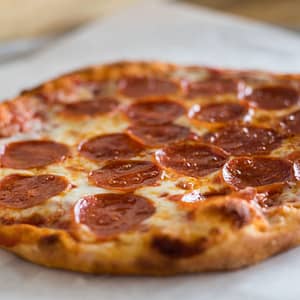 PIZZA – 12″ – Pepperoni, mozzarella, cedar, tomato sauce